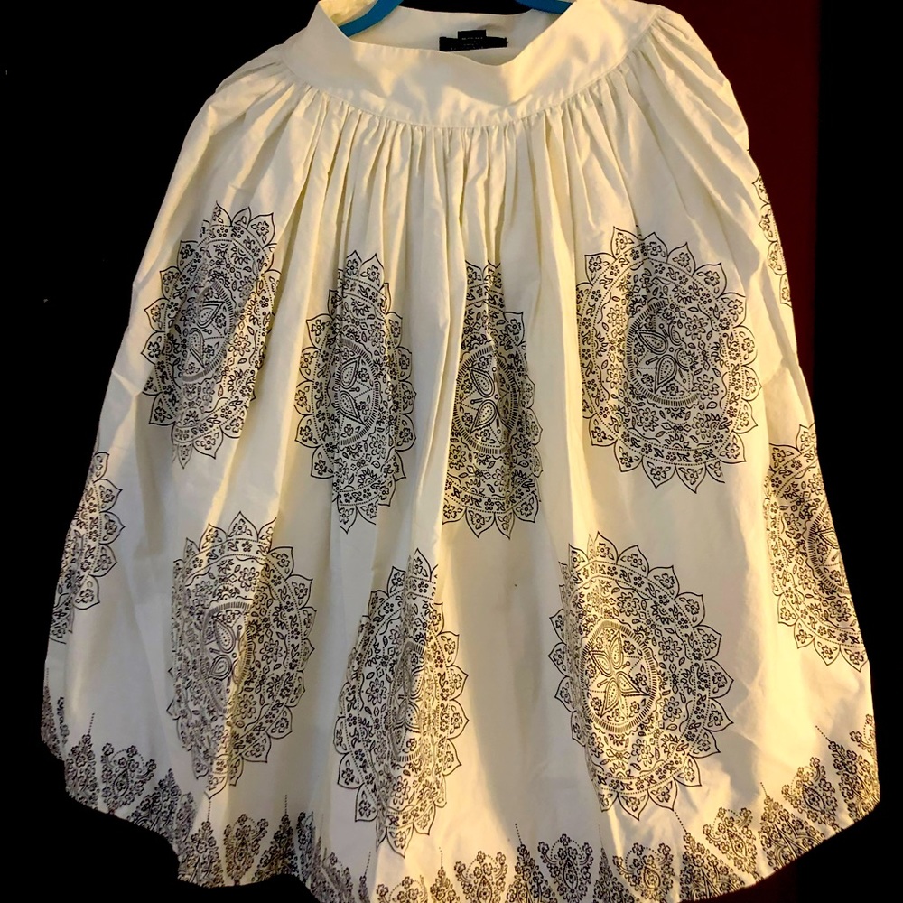 Moda international skirt size 0